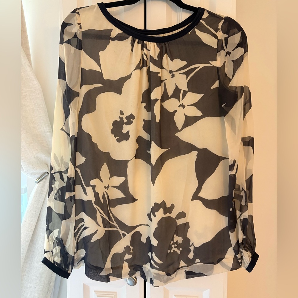 Tory Burch Gray and Cream Graphic Blouse with Peter Pan Collar Size 4